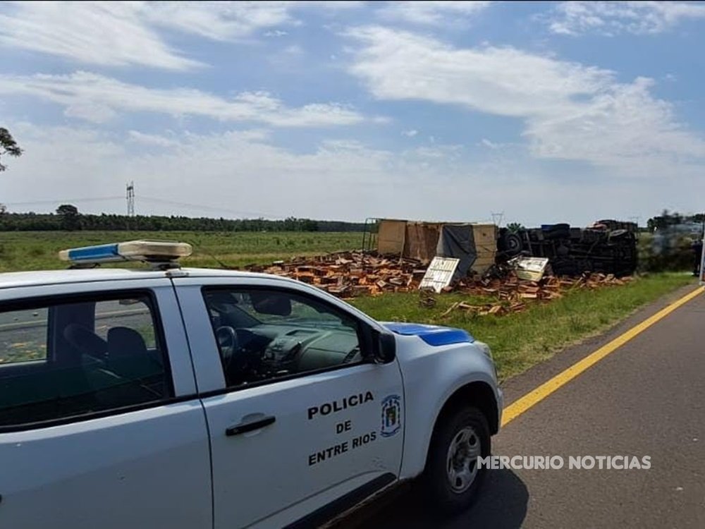 Un camión con acoplado volcó en la ruta 14 Mercurio Noticias