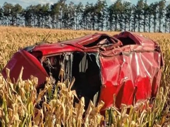 En un violento vuelco murió un paranaense en la ruta 12