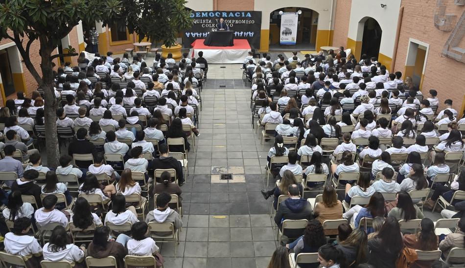 Recategorizaron dos escuelas secundarias del departamento San Salvador