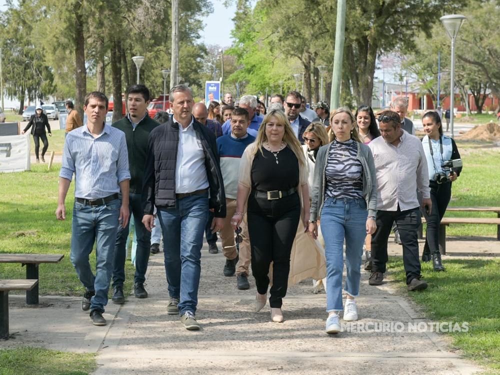 Bahl llevó su mensaje para “dar el salto de calidad en Entre Ríos” por el departamento Federación