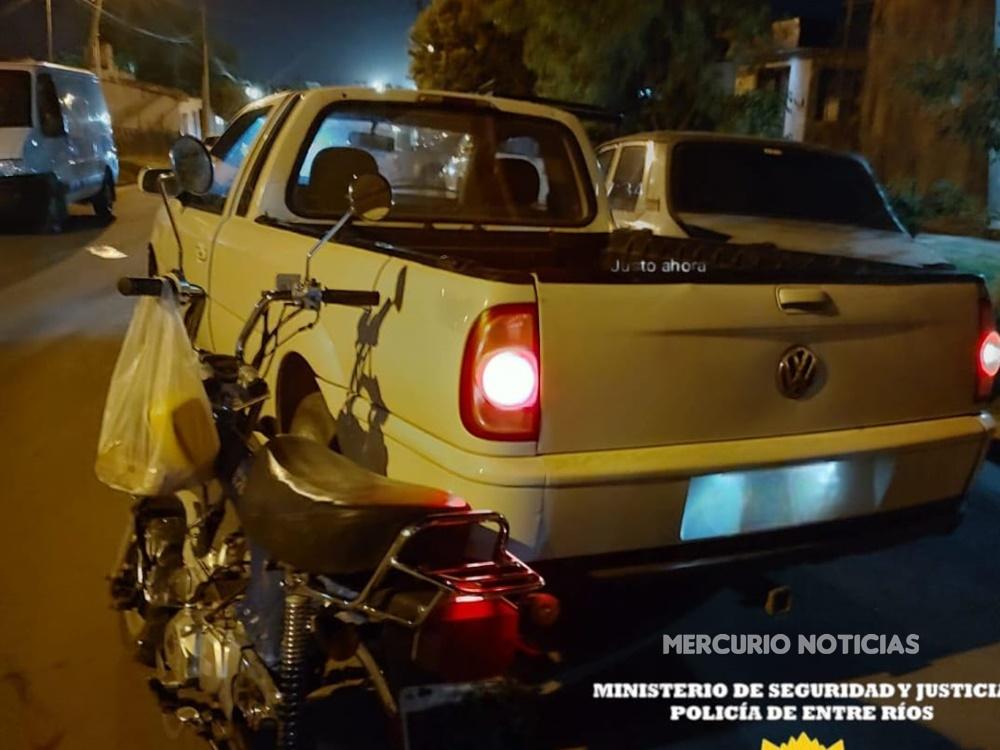 Una moto y una camioneta chocaron en San José