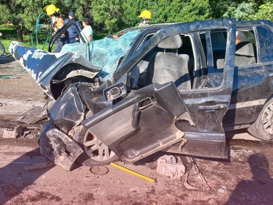 Un trágico choque frontal en ruta 12 dejó tres muertos