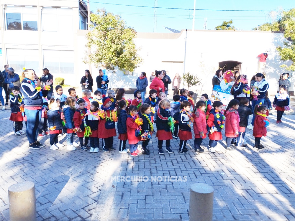 Los jardincitos celebraron su día.