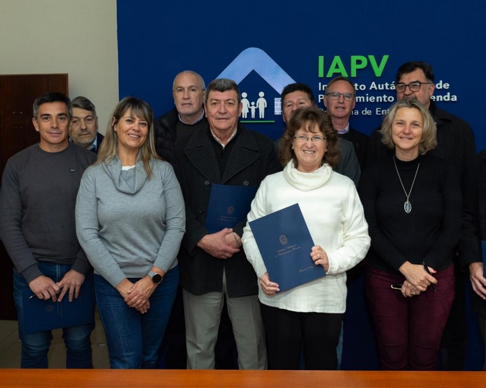 IAPV, Hipotecario y Copmmoter firman convenio para futuras viviendas