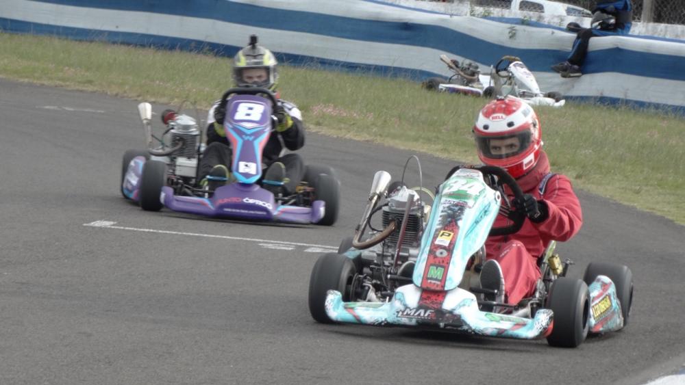 Doble dosis de emoción en el Karting regional