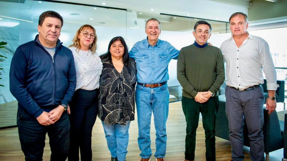 Senadores de PJ se reunieron con Schiaretti y legisladores de Córdoba