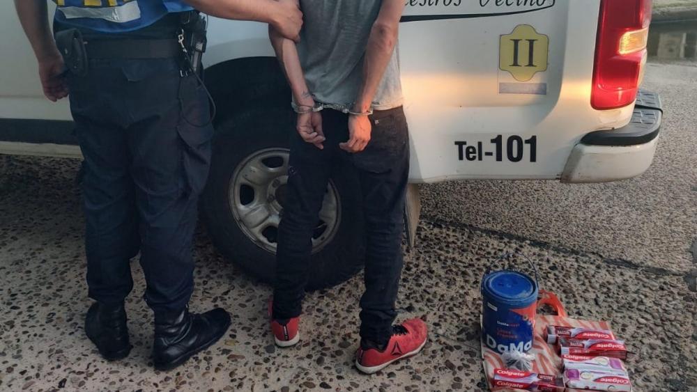 Detenido por robar un balde de pintura, una bolsa de clavos y pasta dental