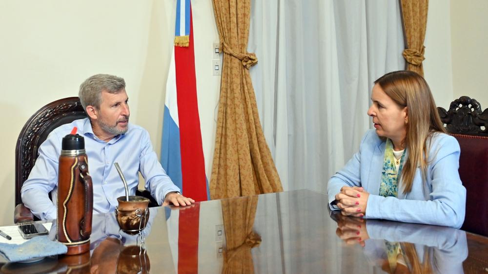 Frigerio y CARU dialogan sobre el impacto de la planta de hidrógeno verde en Paysandú