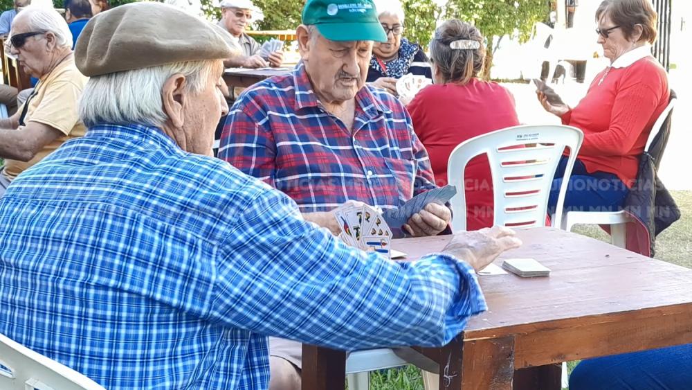 Se realizó el primer encuentro de Adultos Mayores en el Playón