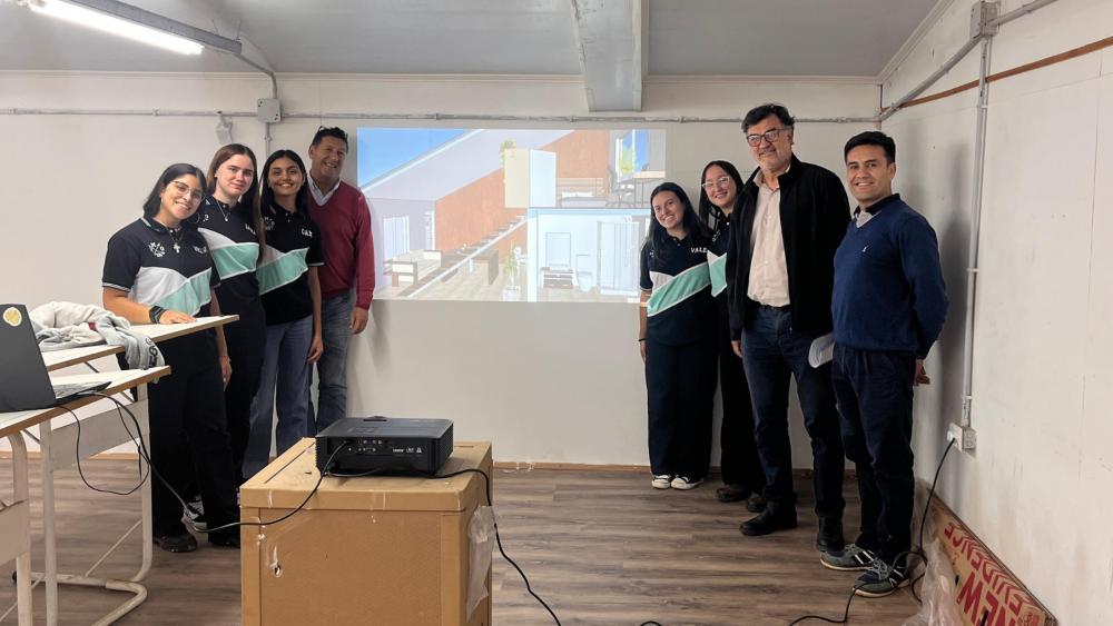 Alumnas de la Escuela Técnica presentan proyecto de vivienda social al IAPV