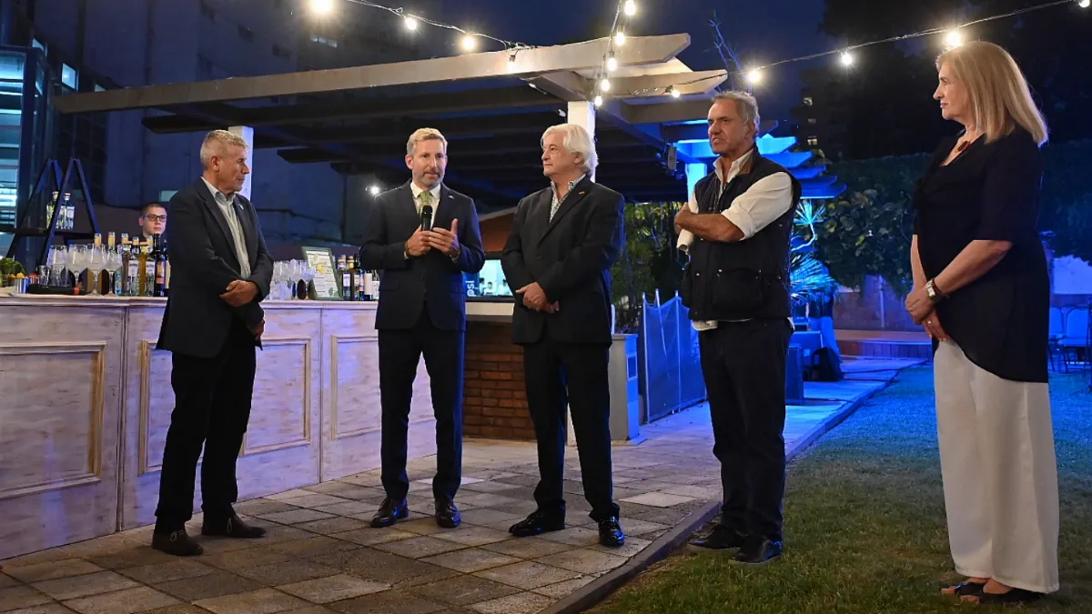 Frigerio y Scioli impulsan el turismo en Entre Ríos con una agenda conjunta Frigerio y Scioli impulsan el turismo en Entre Ríos con una agenda conjunta