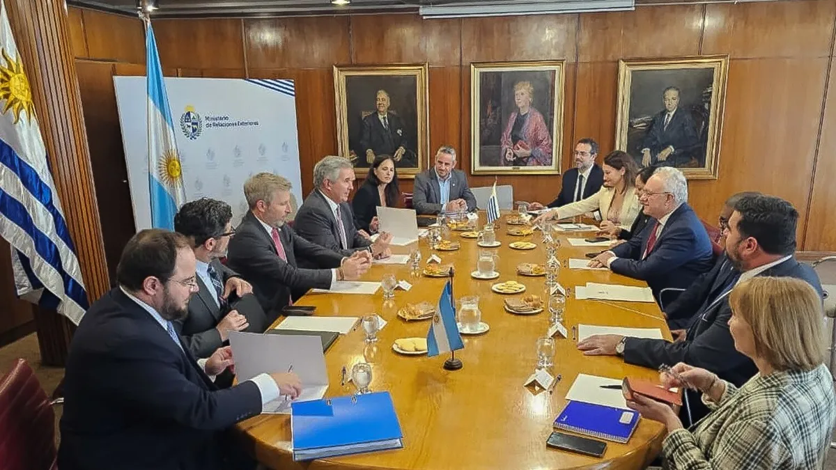 Frigerio impulsa el diálogo con Uruguay para relocalizar la planta de hidrógeno verde en Paysandú Frigerio impulsa el diálogo con Uruguay para relocalizar la planta de hidrógeno verde en Paysandú