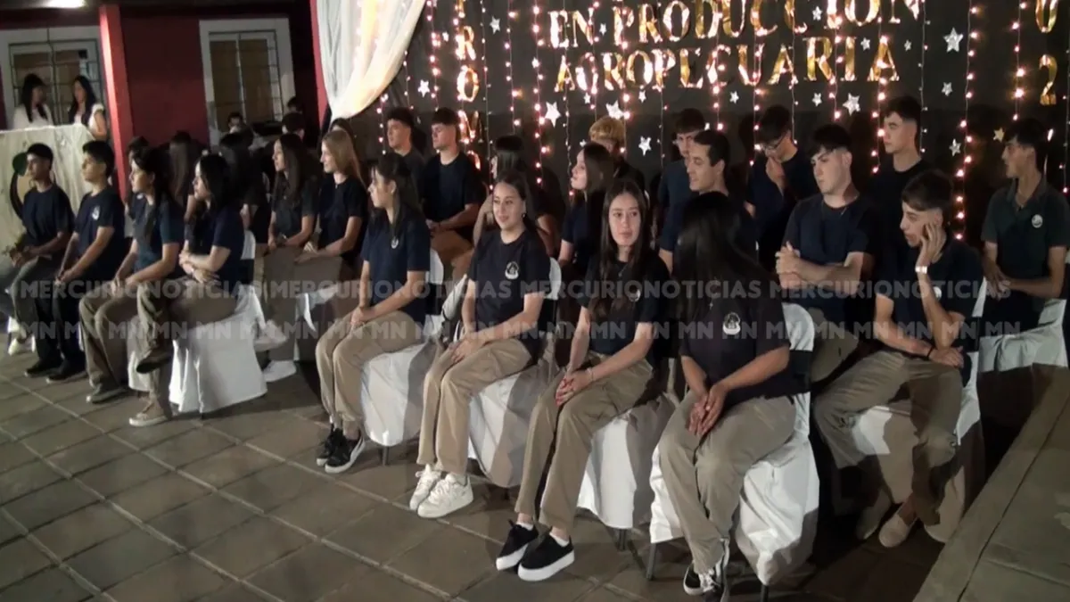 Acto de colación en la Escuela Agrotécnica 155 "José Hernández" de colonia La Perla Acto de colación en la Escuela Agrotécnica 155 "José Hernández" de colonia La Perla