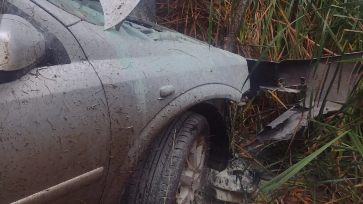 Un automóvil colisionó con una camioneta en la ruta 14 Un automóvil colisionó con una camioneta en la ruta 14