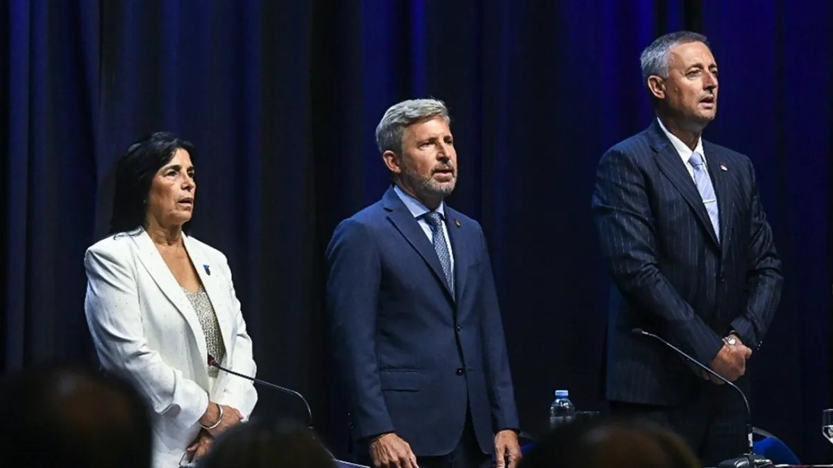 La vicegobernadora Aluani respaldó el mensaje de Frigerio ante la Asamblea Legislativa La vicegobernadora Aluani respaldó el mensaje de Frigerio ante la Asamblea Legislativa