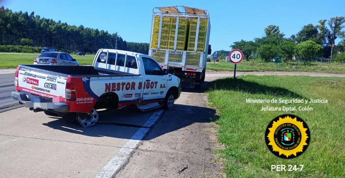 Chocaron un camión y una camioneta en la ruta 14 Chocaron un camión y una camioneta en la ruta 14