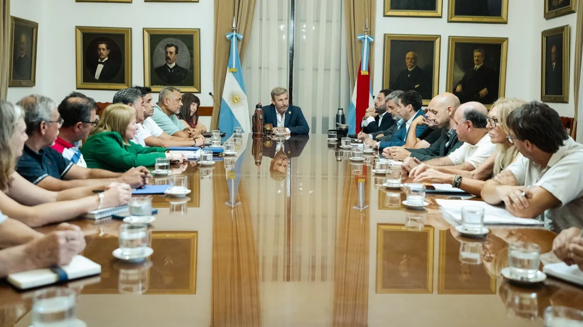 Frigerio abrió el diálogo con gremios para analizar la reforma previsional en Entre Ríos Frigerio abrió el diálogo con gremios para analizar la reforma previsional en Entre Ríos