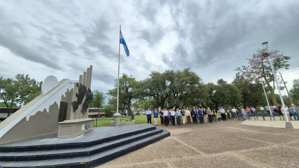 San Salvador rindió homenaje a los Veteranos y Caídos en Malvinas en un emotivo acto San Salvador rindió homenaje a los Veteranos y Caídos en Malvinas en un emotivo acto