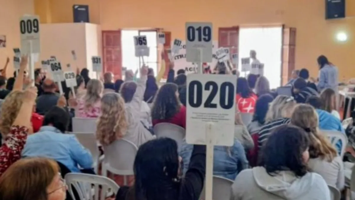 AGMER exigió convocatoria paritaria urgente y rechazó cambios en el sistema previsional AGMER exigió convocatoria paritaria urgente y rechazó cambios en el sistema previsional