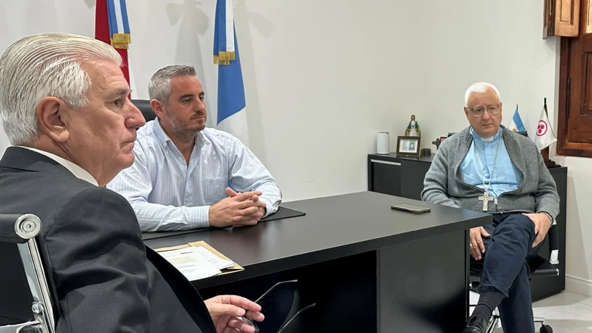 El obispo de Concordia fue recibido por el intendente de Colón El obispo de Concordia fue recibido por el intendente de Colón