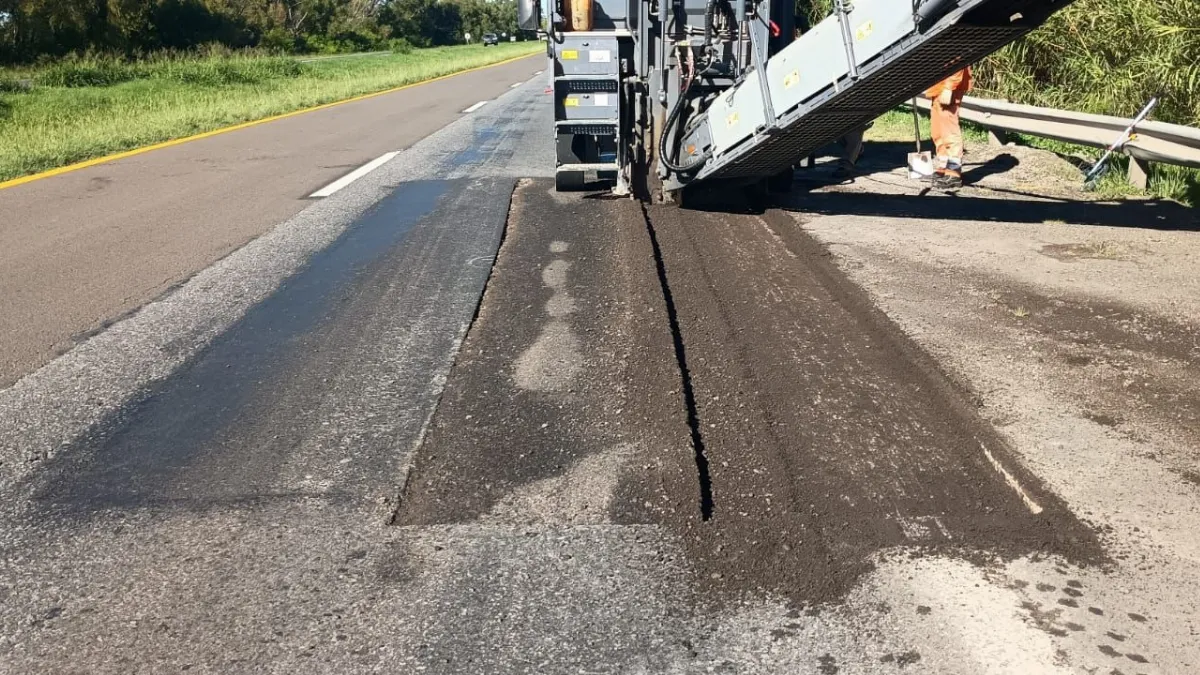 Continúan los trabajos de mantenimiento en las rutas nacionales 12 y 14 Continúan los trabajos de mantenimiento en las rutas nacionales 12 y 14