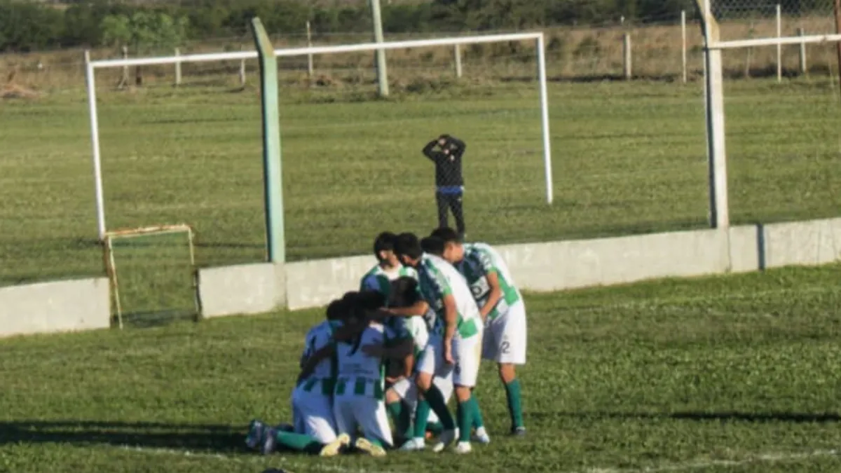 Ferro sumó su primera alegría en la Liga Villaguayense Ferro sumó su primera alegría en la Liga Villaguayense