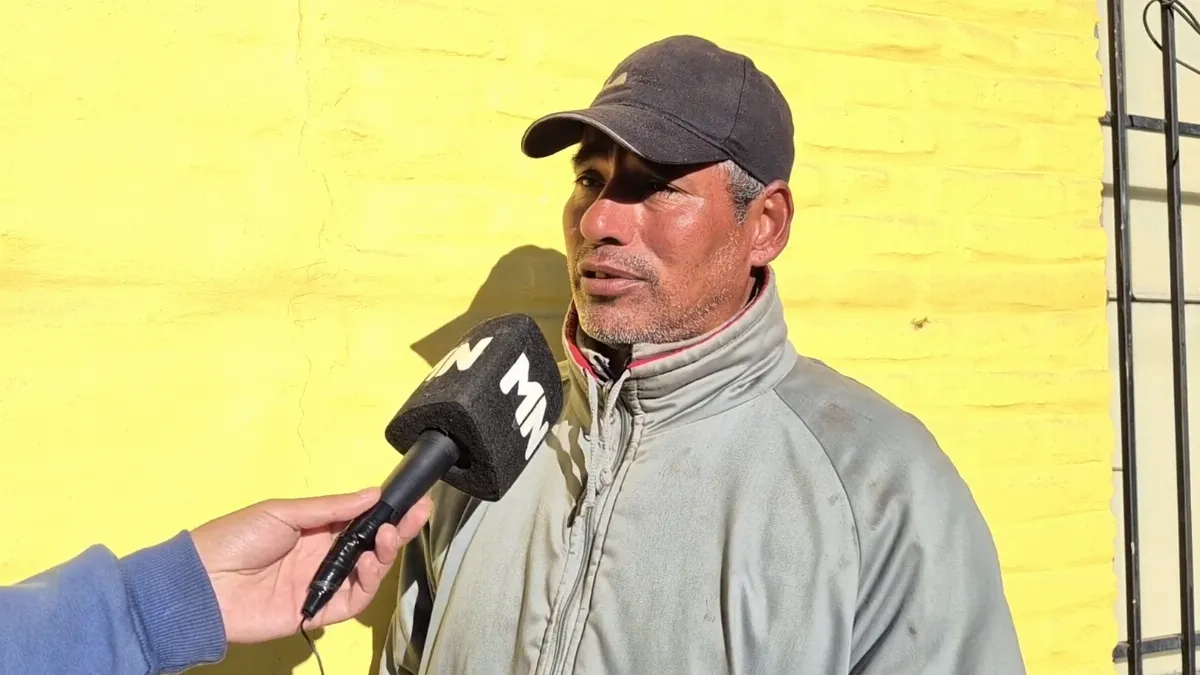 San Salvador: hace 15 días que vive en la Terminal y duerme en una camioneta abandonada San Salvador: hace 15 días que vive en la Terminal y duerme en una camioneta abandonada