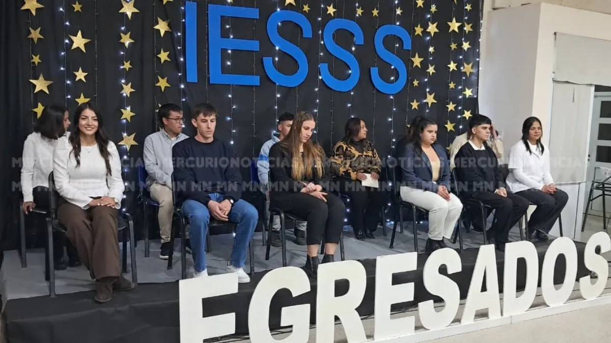 Emotiva colación de egresados del Instituto de Educación Superior San Salvador Emotiva colación de egresados del Instituto de Educación Superior San Salvador