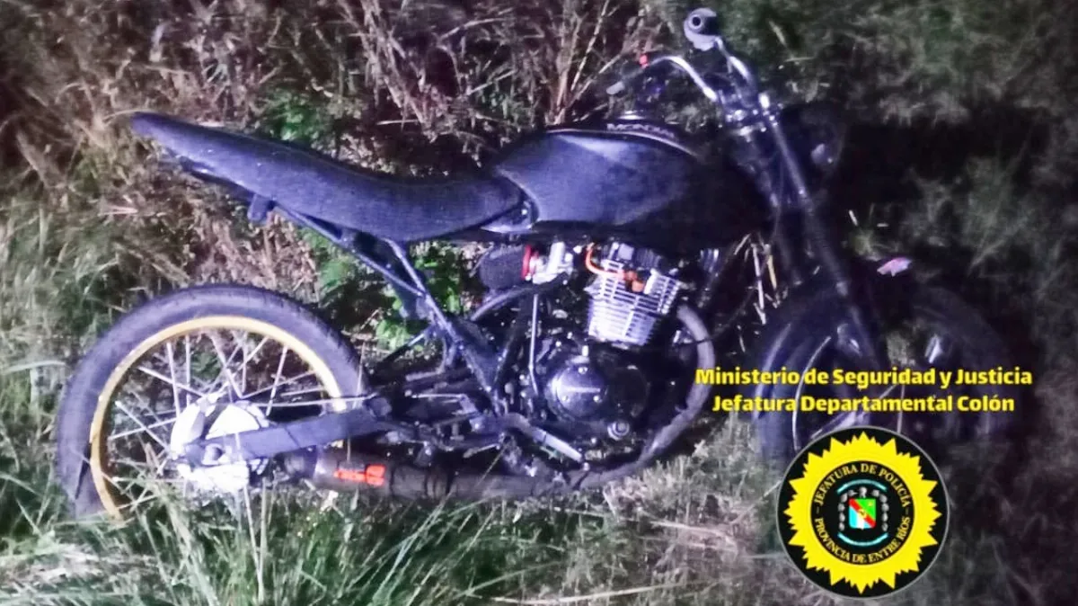 Hallan una motocicleta abandonada con irregularidades en una zona rural de Pueblo Cazes Hallan una motocicleta abandonada con irregularidades en una zona rural de Pueblo Cazes