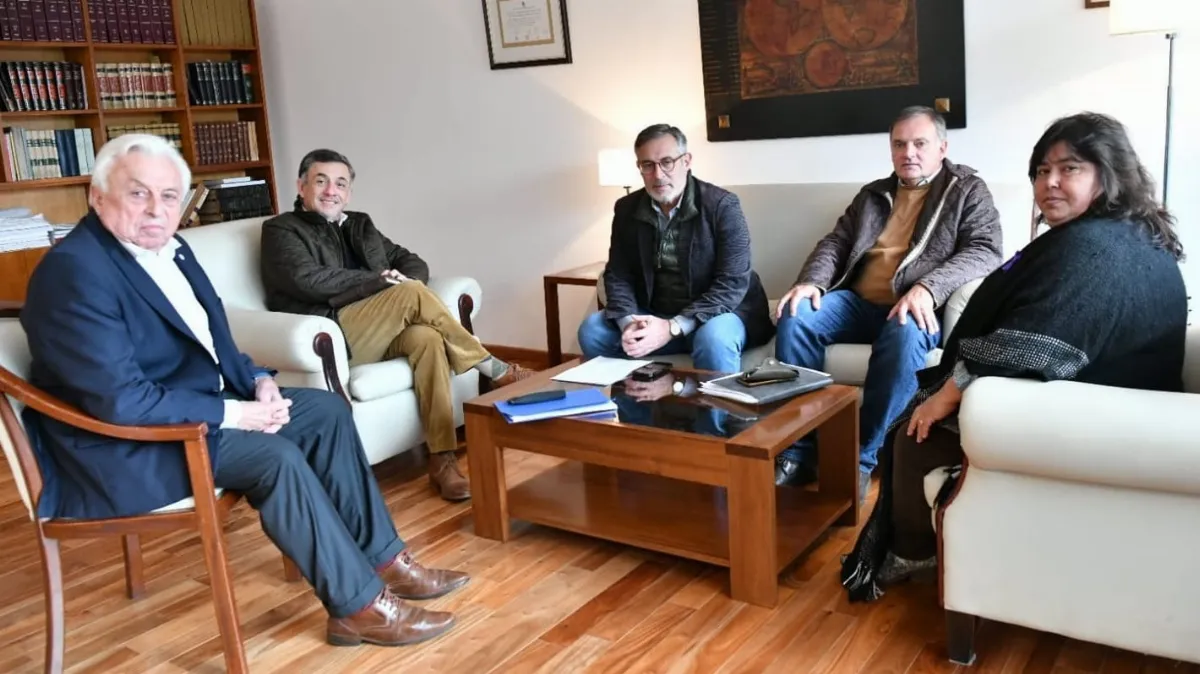 Una reunión con hermetismo y sin detalles de la que participaron Berthet, Larrarte y el titular del STJ Una reunión con hermetismo y sin detalles de la que participaron Berthet, Larrarte y el titular del STJ