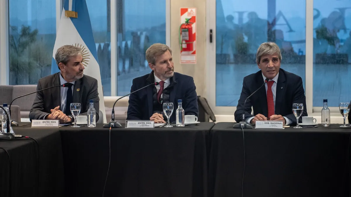 Caputo visitó Entre Ríos y se reunió con autoridades y empresarios Caputo visitó Entre Ríos y se reunió con autoridades y empresarios