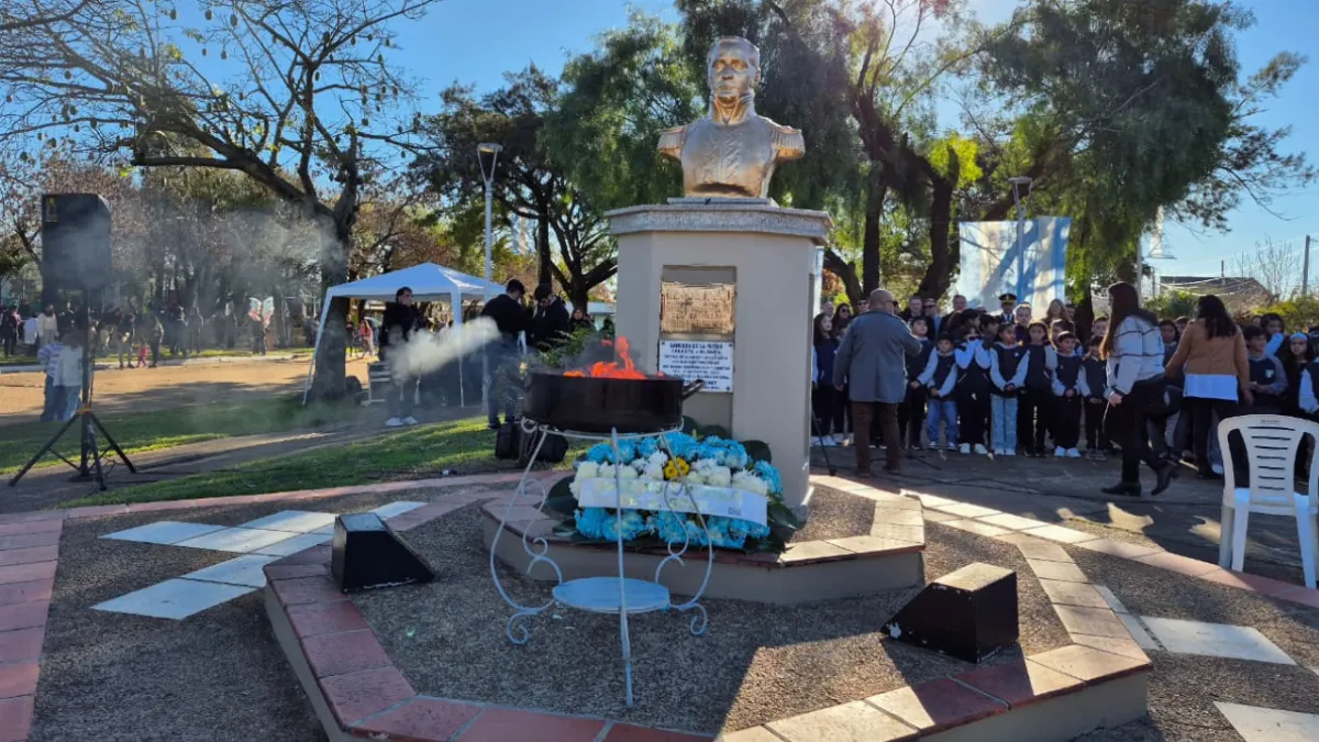 San Salvador conmemoró el Día de la Bandera y Paso a la Inmortalidad del General Manuel Belgrano San Salvador conmemoró el Día de la Bandera y Paso a la Inmortalidad del General Manuel Belgrano