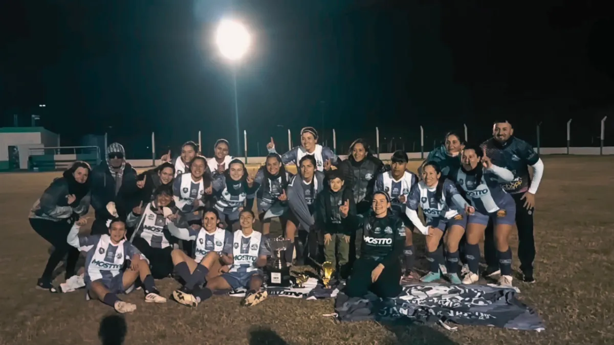 Pancho Ramírez celebró el título y Damaris Noir fue la goleadora del torneo Pancho Ramírez celebró el título y Damaris Noir fue la goleadora del torneo