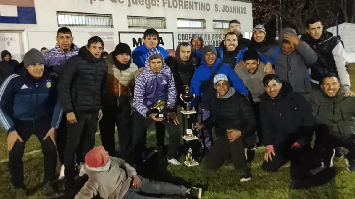 Pancho Ramírez cerró el Torneo Apertura con otra victoria y recibió el trofeo de campeón Pancho Ramírez cerró el Torneo Apertura con otra victoria y recibió el trofeo de campeón
