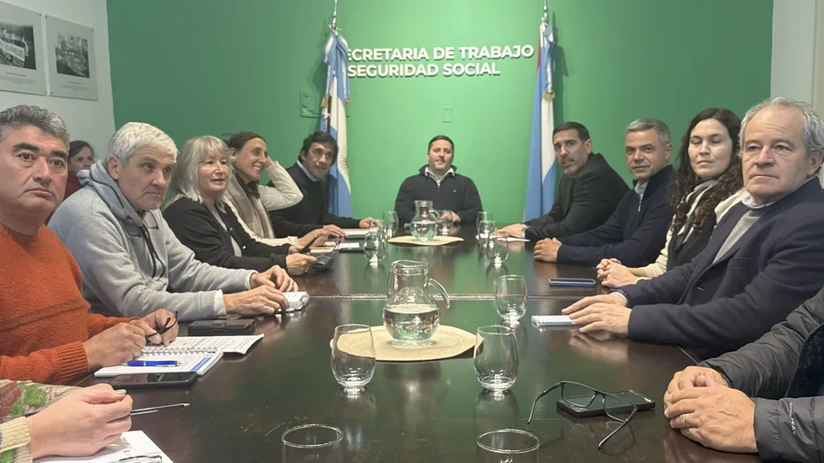 El Gobierno afirma haber mejorado la oferta salarial, pero AGMER la rechazó y pidió una nueva audiencia El Gobierno afirma haber mejorado la oferta salarial, pero AGMER la rechazó y pidió una nueva audiencia