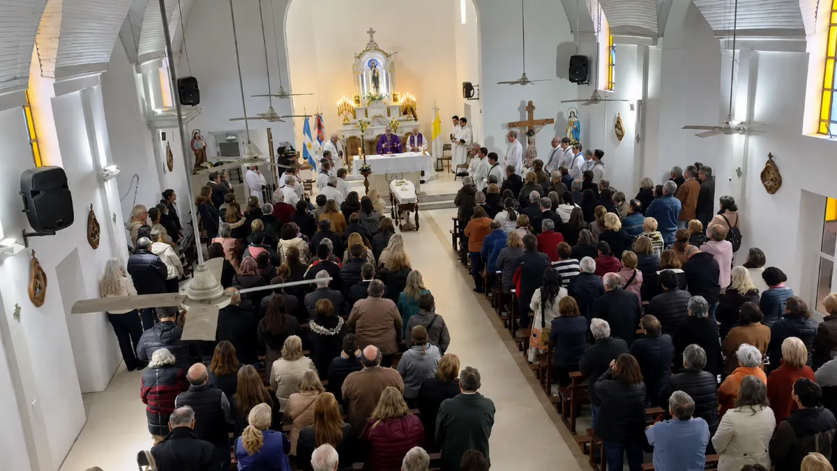 Tras la Misa Exequial, los restos del padre Marcelo descansan en el Cementerio local Tras la Misa Exequial, los restos del padre Marcelo descansan en el Cementerio local