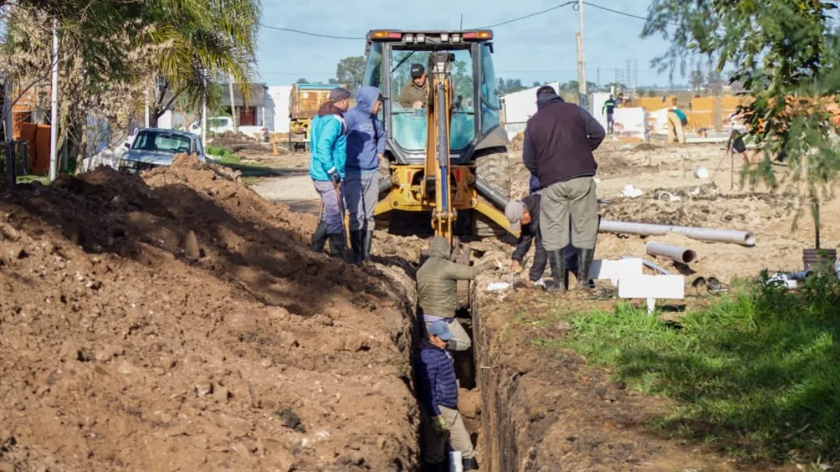 Comenzaron las obras para modificar la red cloacal en un sector de San Salvador Comenzaron las obras para modificar la red cloacal en un sector de San Salvador