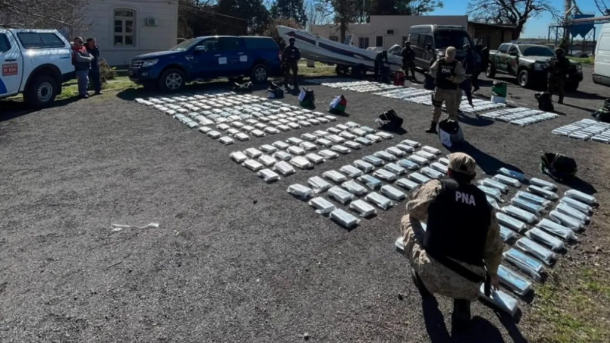 Desbarataron una organización que intentaba cargar cocaína en buques desde el río Paraná Desbarataron una organización que intentaba cargar cocaína en buques desde el río Paraná
