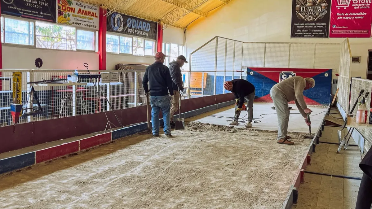 Unión y Fraternidad comenzó la renovación de su cancha de bochas con un sistema innovador Unión y Fraternidad comenzó la renovación de su cancha de bochas con un sistema innovador