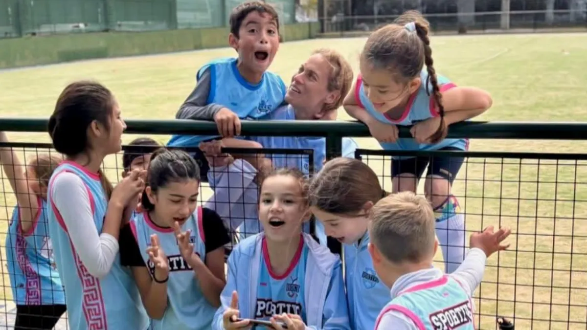 Sportivo disfrutó del Torneo Promocional y festejó junto a Las Leonas Sportivo disfrutó del Torneo Promocional y festejó junto a Las Leonas