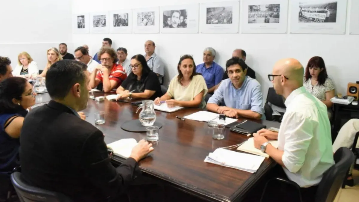 Este martes continúa la paritaria docente tras la propuesta de aumento del 3,5% Este martes continúa la paritaria docente tras la propuesta de aumento del 3,5%