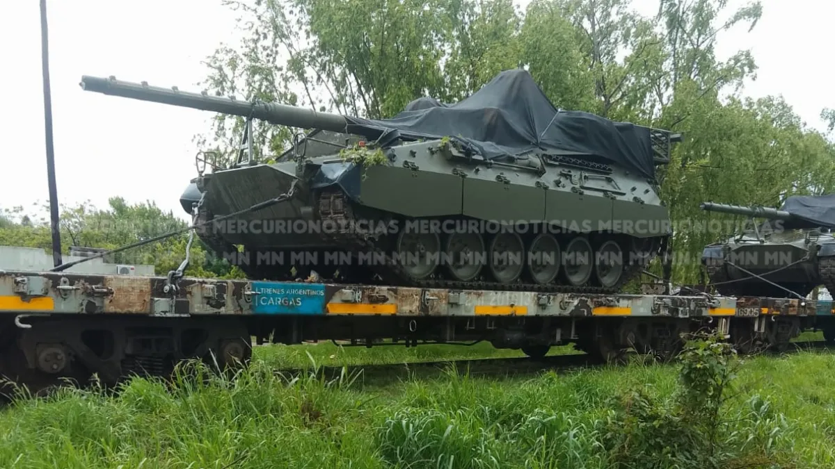 Tanques y blindados del Ejército Argentino rumbo a un ejercicio militar en Brasil Tanques y blindados del Ejército Argentino rumbo a un ejercicio militar en Brasil