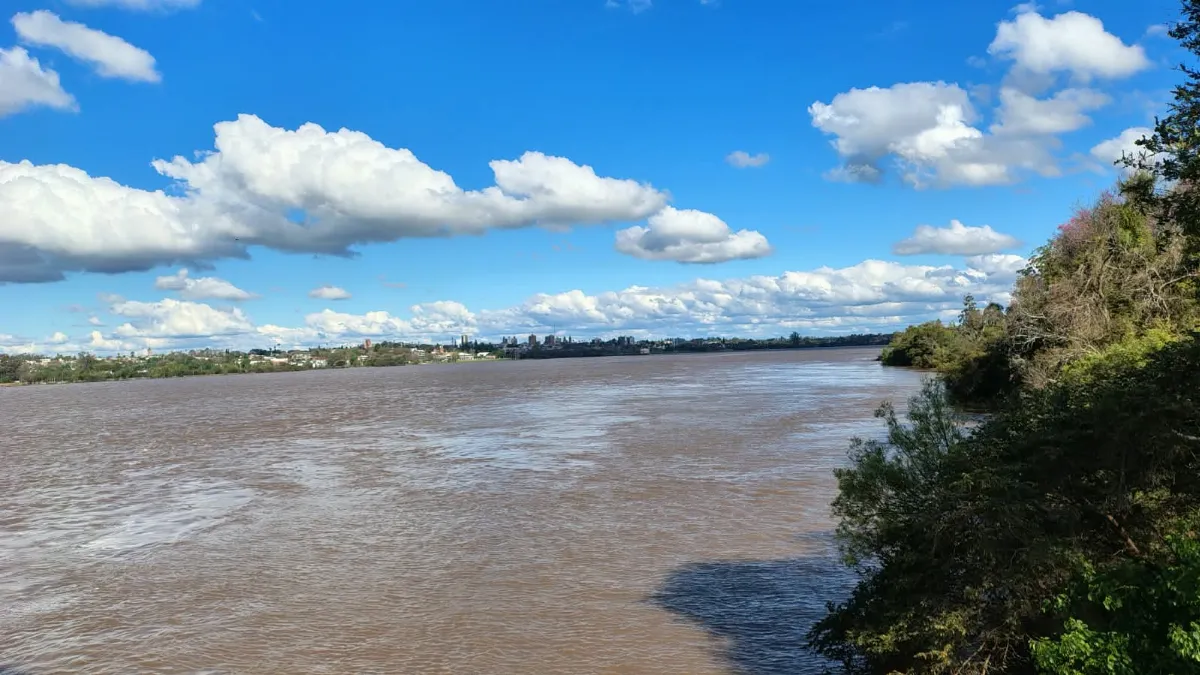 En Concordia, se evacuó a cuatro familias por la creciente del río Uruguay En Concordia, se evacuó a cuatro familias por la creciente del río Uruguay