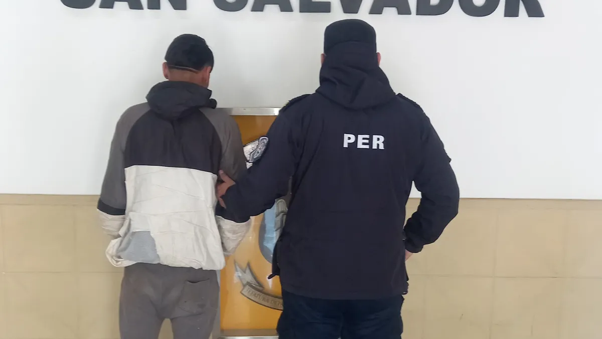 Localizaron en San Salvador a un menor de 17 años que era buscado en Corrientes Localizaron en San Salvador a un menor de 17 años que era buscado en Corrientes