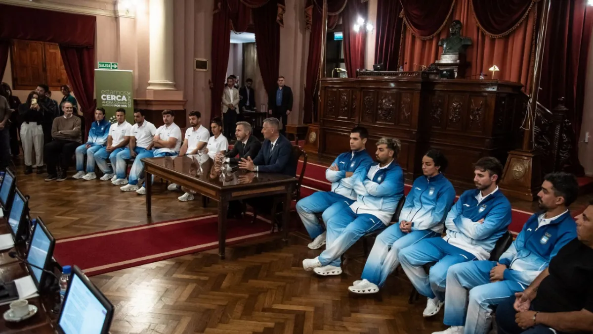 El gobernador reconoció a los deportistas entrerrianos que representaron al país en los Juegos Suramericanos El gobernador reconoció a los deportistas entrerrianos que representaron al país en los Juegos Suramericanos